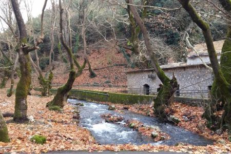 Αεροπορικές Εκδρομές Ευρώπη Εκδρομή στο Σπήλαιο λιμνών και Πλανητέρο