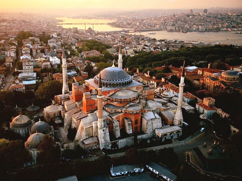 5η Ημέρα : Κωνσταντινούπολη- Παλάτι Ντολμά Μπαχτσέ- Κομοτηνή
