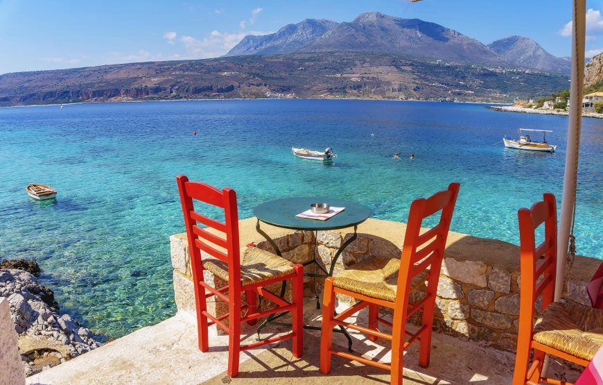 Εκδρομή Θεοφάνεια Μονεμβασιά Σπήλαιο Διρού Αερόπολη Λιμένι Γύθειο