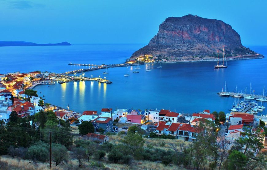 Εκδρομή Θεοφάνεια Μονεμβασιά Σπήλαιο Διρού Αερόπολη Λιμένι Γύθειο