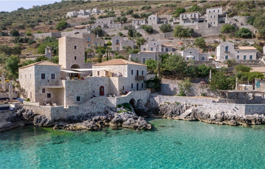 Εκδρομή Θεοφάνεια Μονεμβασιά Σπήλαιο Διρού Αερόπολη Λιμένι Γύθειο